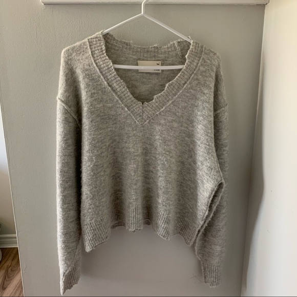 *sold* Aritzia Krause Sweater - grey - Picture 3 of 6